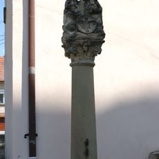 Sloup se sousoším Nejsvětější Trojice