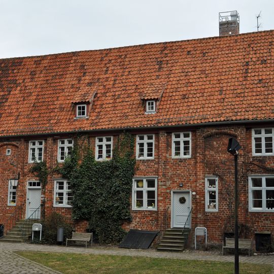 Auf dem Sankt Nikolaikirchhof 1/2