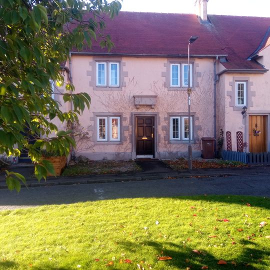 13 Earl Haig Gardens, Trinity, Edinburgh