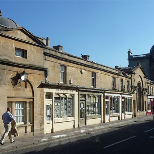Shops 9-17, Pulteney Bridge