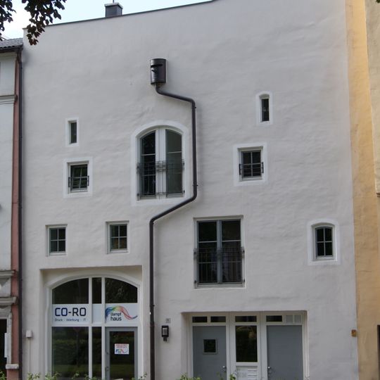 Ehemaliges Speichergebäude, dann Wohnhaus