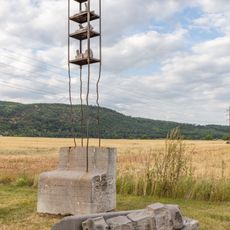 Plastika Ostatek na Cestě mramoru v Dobřichovicích