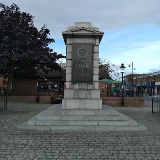 War Memorial at East End