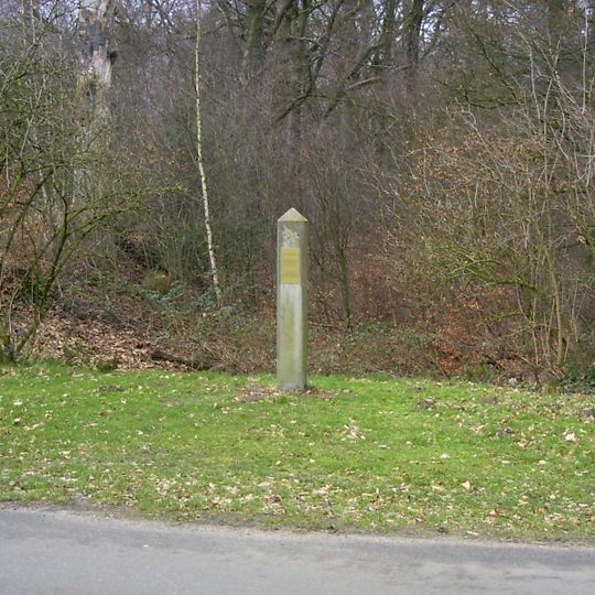 Gedenkzuil aan de Valkenburglaan