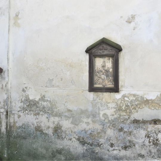 Kaplička III. zastavení křížové cesty na kostele ve Vratislavicích nad Nisou