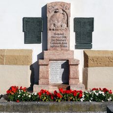 Alter Friedhof und Kriegerdenkmal