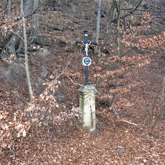 Kříž naproti domu 249 v Bílém Kostele nad Nisou