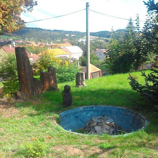 Kašna u vlakového nádraží v Plasích