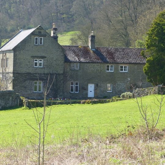 Ravensnest and attached farm buildings  Ravensnest and The Beeches