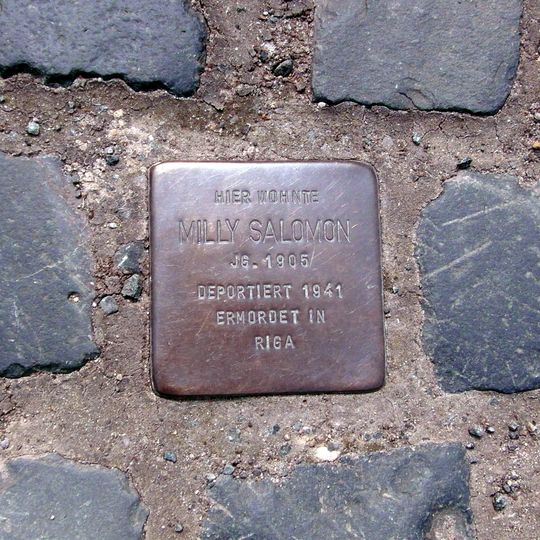 Stolperstein en memoria de Milly Salomon