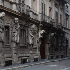 Casa degli Omenoni