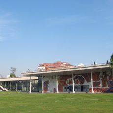 Здание дворца пионеров на Воробьёвых горах