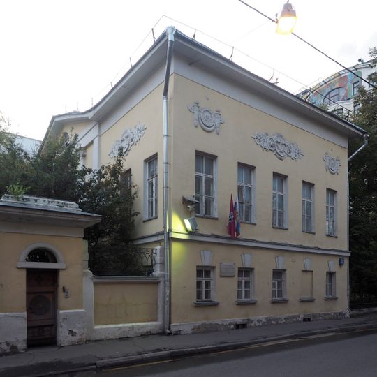 Старомонетный переулок 22 c1 главный дом