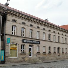 Wohn- und Geschäftshaus