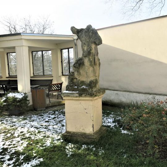 Socha na nádvoří zámku v Horkách nad Jizerou