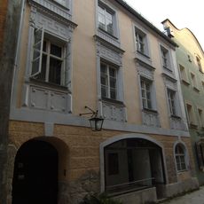 Wohn- und Geschäftshaus