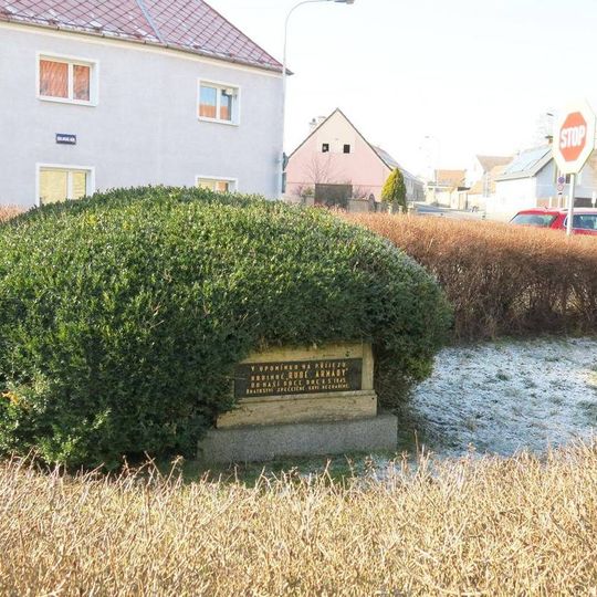 Pomník osvobození na Václavském náměstí v Černčicích