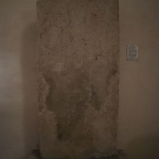 Dalle funéraire de Guillaume de Fougerolles à Bure-les-Templiers