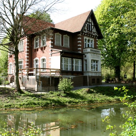 Villa Karl-Brandt-Weg 2