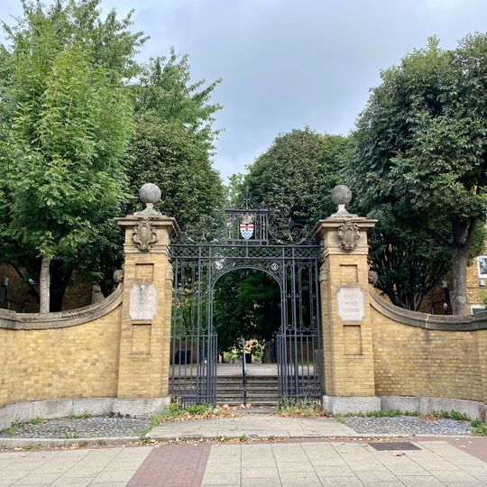 Gateway To London City Council East Hill Housing Estate