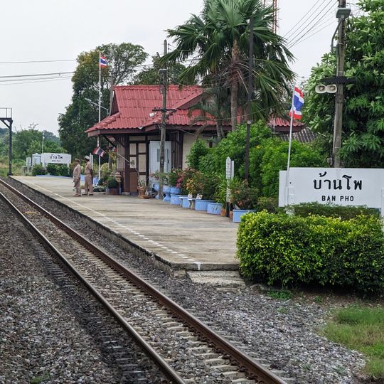 Ban Pho Railway Station