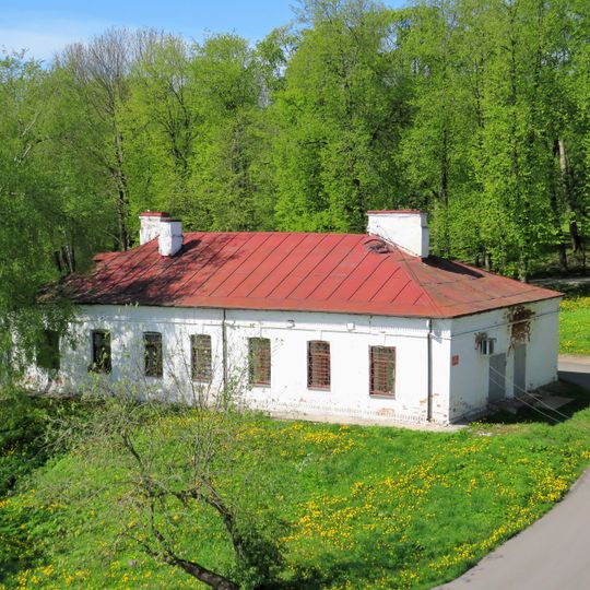 Здание бывшего провиантского склада