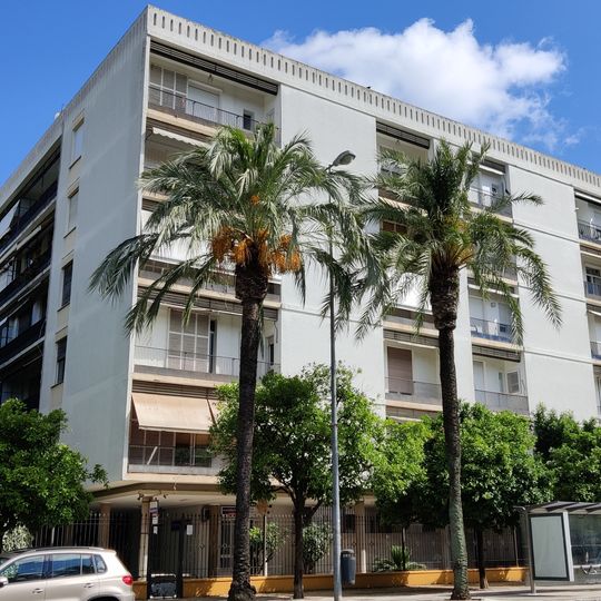 Bloque de Viviendas, Edificios Urbis