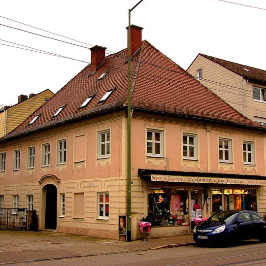 Ehemaliges Gartengut, jetzt Wohn- und Geschäftshaus