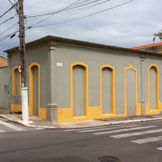 Building at Rua Santa Cruz, 442/448