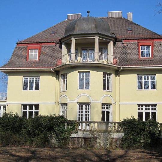 Barockisierende Mansarddachvilla