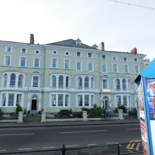 St Kilda Hotel, 7-9 Gloddaeth Crescent