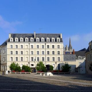 Square Saint-Eloi