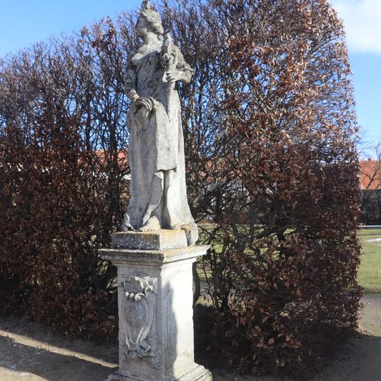 Socha Pomony v zámeckém parku zámku Jaroměřice nad Rokytnou