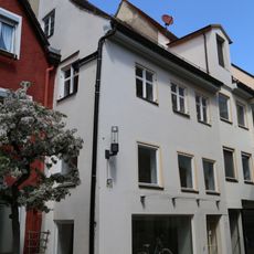 Wohn- und Geschäftshaus