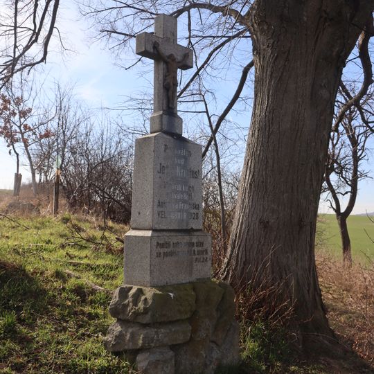 Kříž u cesty na východ od Blatnice