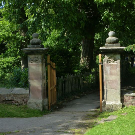 Gatepiers in churchyard of St James