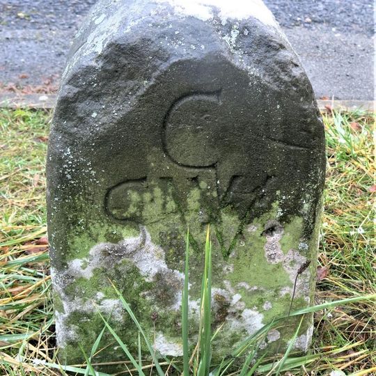 Hraniční kameny u informačního centra v Hradčanech