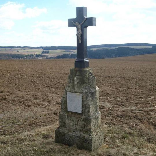 Kříž mezi Jestřebím a Brtnicí