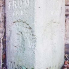 Milestone, Manchester Road, nr Blackmoorfoot Road