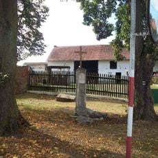 Kříž v Netunicích