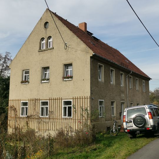Philipp-Mühle; Wohn-Mühlen-Gebäude mit Sandsteinplatte über der Tür Mühlweg 2