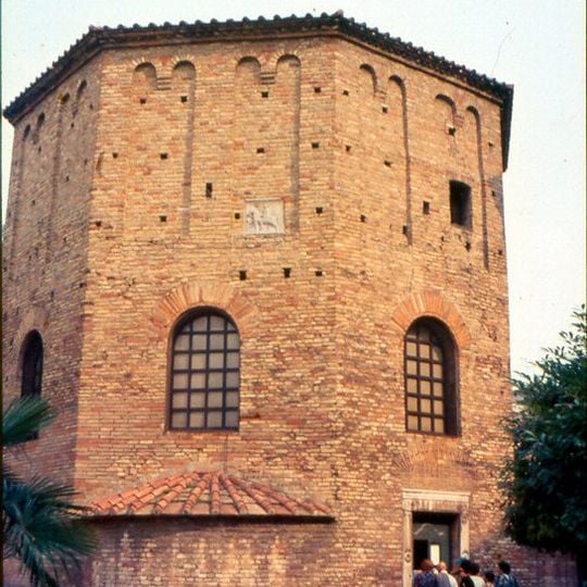Baptisterio Neoniano
