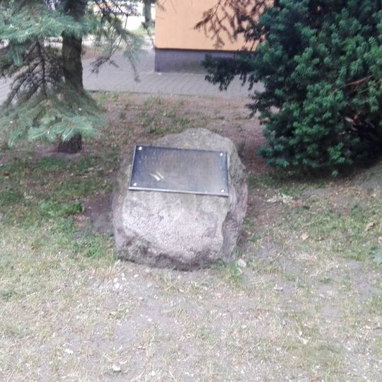 Pionki, Pomnik 65 lat PTK i PTTK