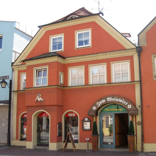 Wohn- und Geschäftshaus