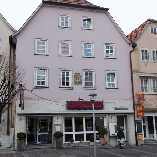 Wohn- und Geschäftshaus