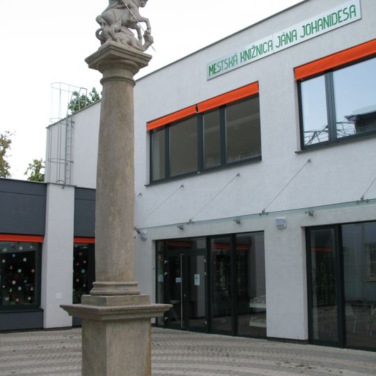 Stĺp so sochou sv. Juraja, stĺp s podstavcom