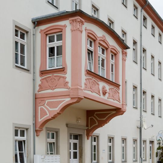 Mietshaus in halboffener Bebauung Breite Straße 12