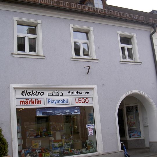 Wohn- und Geschäftshaus