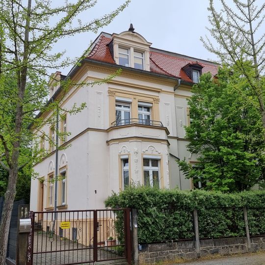 Villa Thomas-Mann-Straße 1