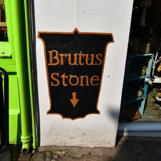 Brutus Stone To Front Of Nos 51/53